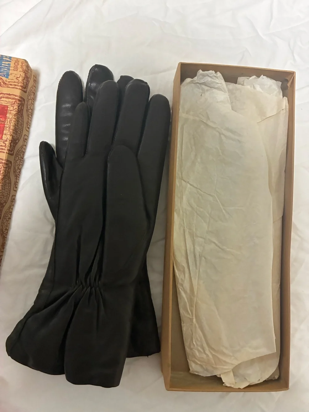 Vintage Black Leather Women’s Gloves - size Medium